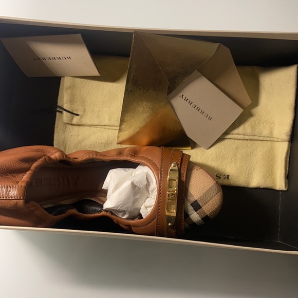Burberry flats - Picture 4 of 5